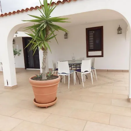 Beautiful 3 Bedroom With Private Pool *
