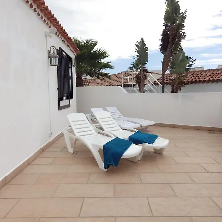 Beautiful 3 Bedroom With Private Pool *