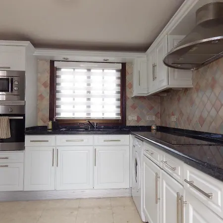 Beautiful 3 Bedroom With Private Pool
