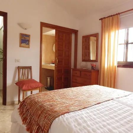 Beautiful 3 Bedroom With Private Pool *